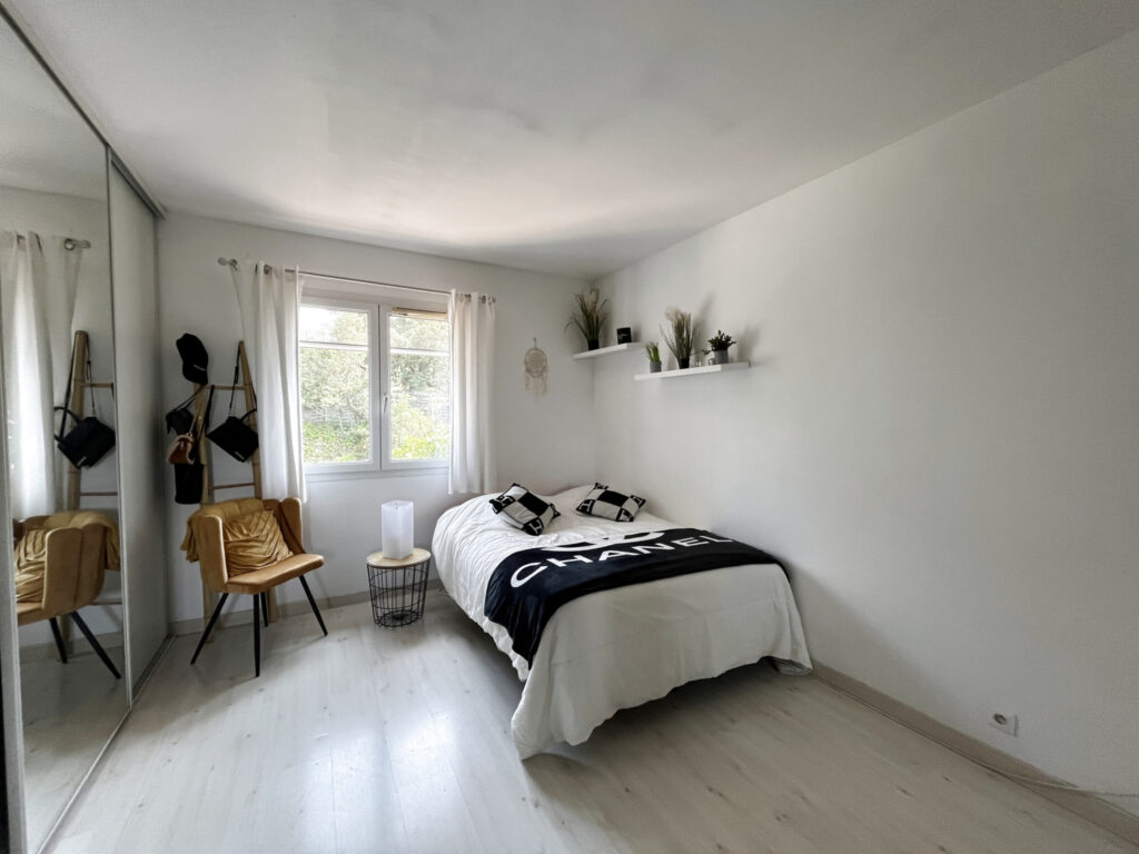 Villa individuelle avec piscine – 7 pièces – 5 chambres – 6  – 155 m²