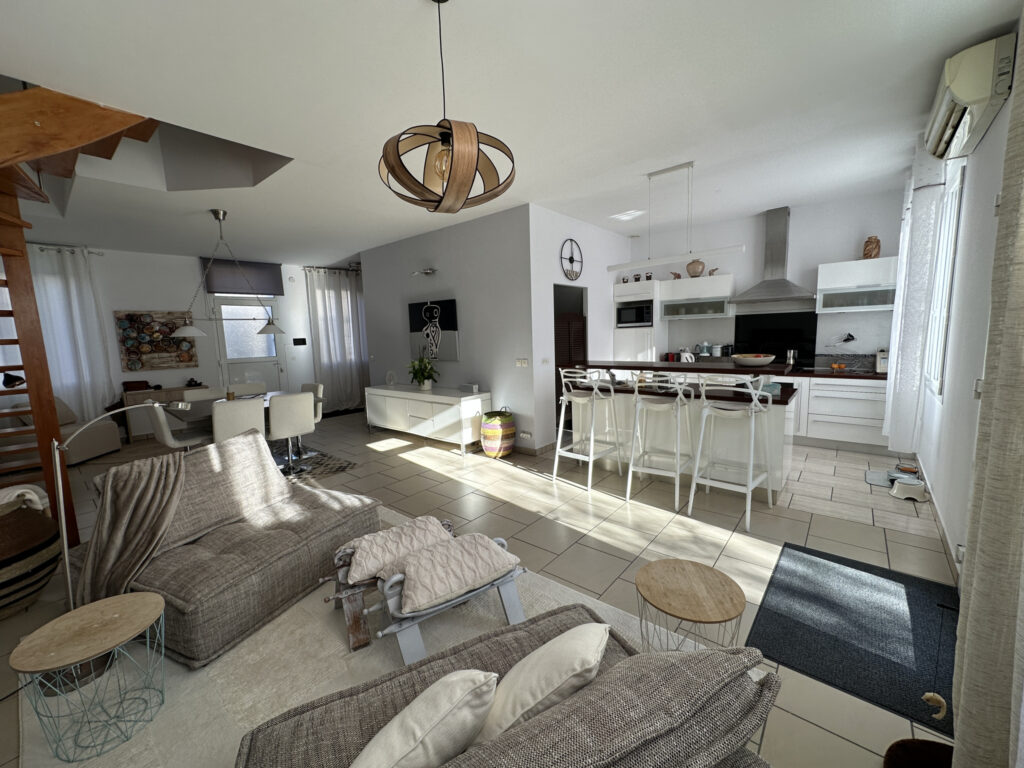 Le Boulou – Appartement 3 pièces 110m2 avec cour de 50m2 – 3 pièces – 2 chambres – NR  – 110 m²