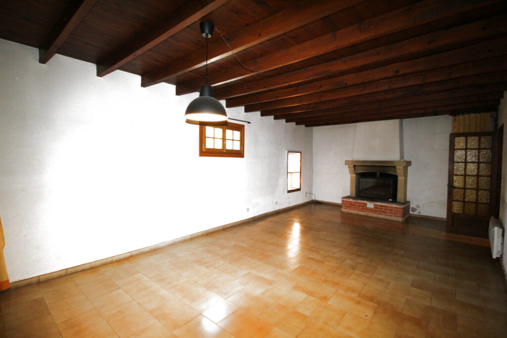 Maison de village avec cour – 4 pièces – 2 chambres – 6  – 85 m²