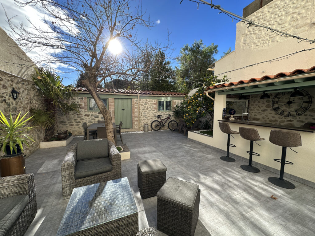 Le Boulou – Appartement 3 pièces 110m2 avec cour de 50m2 – 3 pièces – 2 chambres – NR  – 110 m²