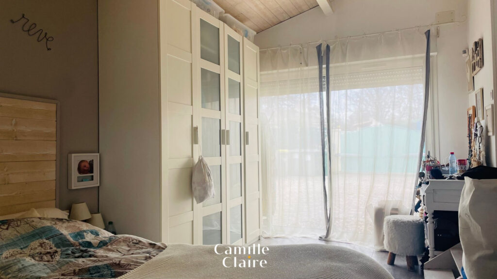 Maison T4 de plain-pied au clame avec terrain clos à Mimet. – 4 pièces – 3 chambres – NR  – 90 m²