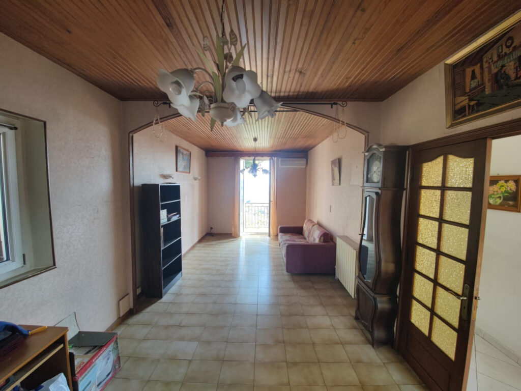 EXCELLENT POTENTIEL POUR CE HAUT DE VILLA DE 52 M2 avec BALC – 2 pièces – 1 chambre – 10  – 52 m²