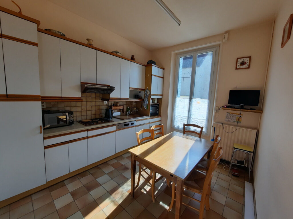 Entre Joigny et Migennes – 7 pièces – 4 chambres – NR  – 127.8 m²