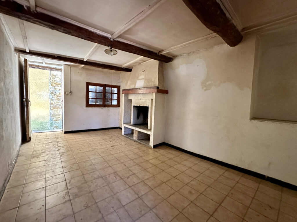 Maison de village à rénover – 7 pièces – 4 chambres – 6  – 160.6 m²