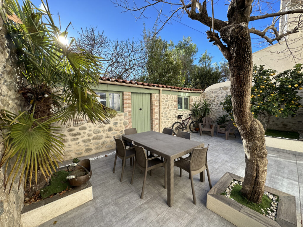 Le Boulou – Appartement 3 pièces 110m2 avec cour de 50m2 – 3 pièces – 2 chambres – NR  – 110 m²