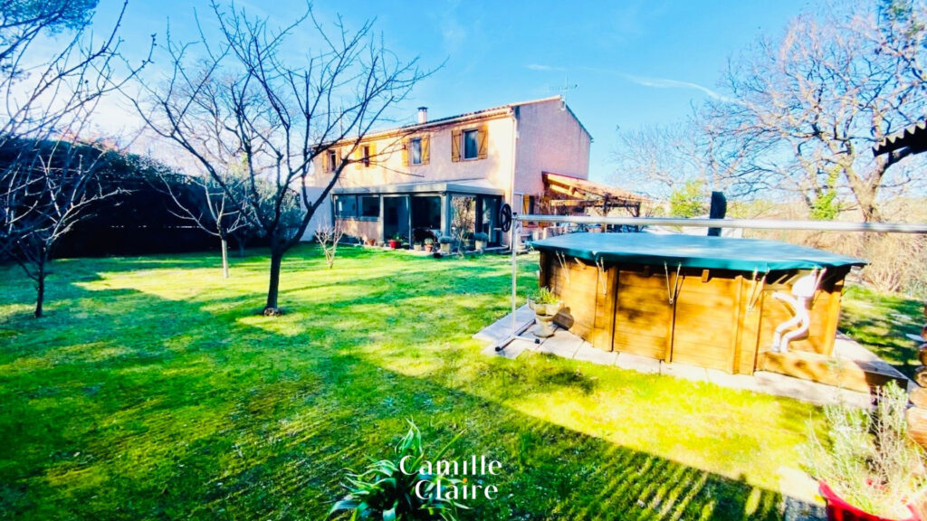 Maison 6 pièces sur  Aix en Provence avec Terrain et Piscine – 6 pièces – 4 chambres – NR  – 130 m²