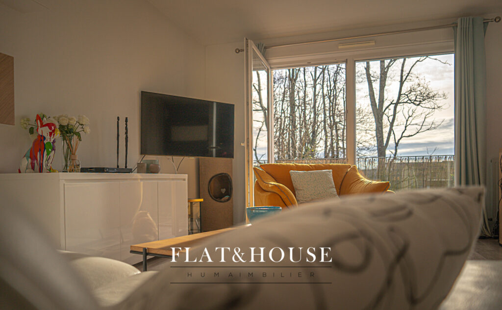 Lumineux dernier étage COUP DE COEUR  T3  66 m2 + Parking +  – 3 pièces – 2 chambres – 6  – 66 m²