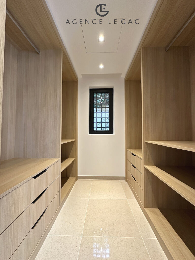 VILLA NEUVE PRESTATIONS HAUT DE GAMME – 5 pièces – 4 chambres – 4  – 180 m²