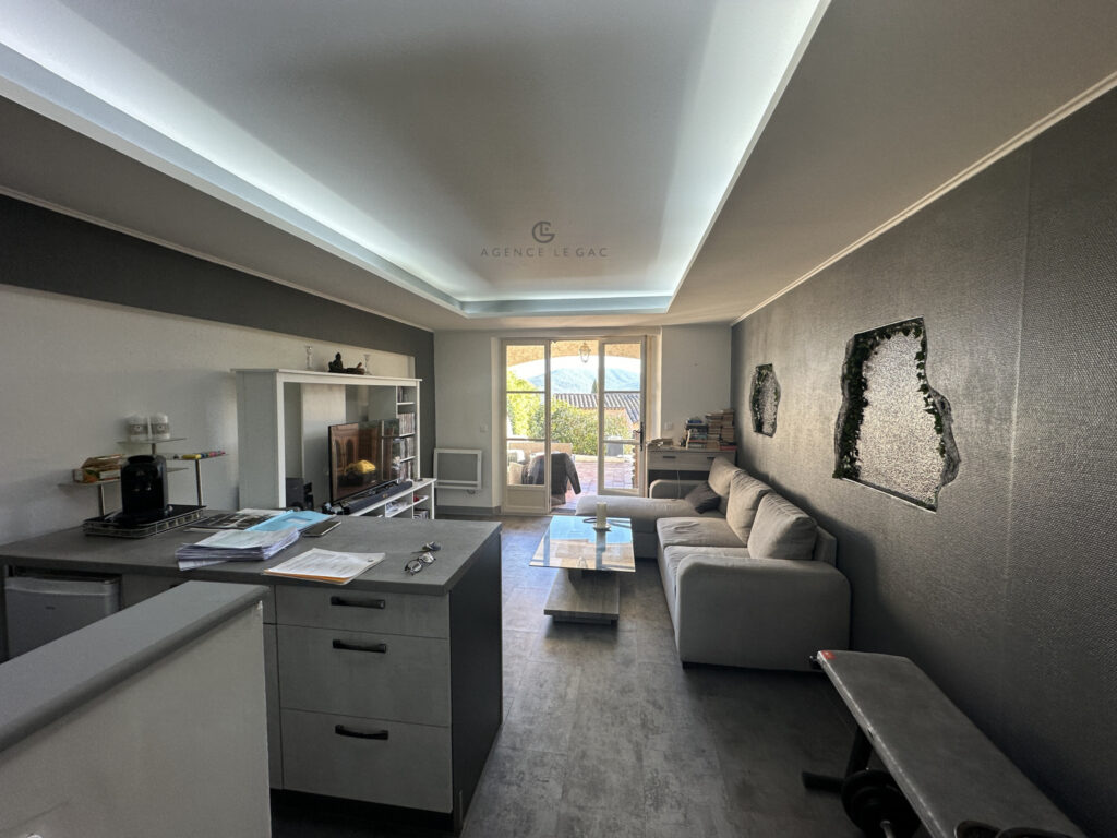 STUDIO RDJ DANS RESIDENCE SECURISEE – 2 pièces – 1 chambre – 4  – 32.51 m²