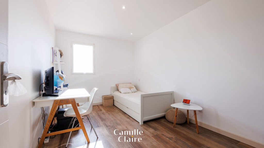 Villa contemporaine 3 chambres, terrain, piscine, environnem – 4 pièces – 3 chambres – NR  – 120 m²