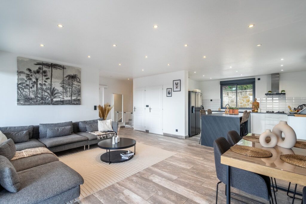 Maison 130m2 sur parcelle de 1000m2, 4 chambres avec piscine – 5 pièces – 4 chambres – 6  – 132 m²