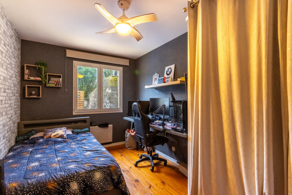 À vendre à Solliès-Toucas (83) : maison avec terrasse de 5 p – 5 pièces – 3 chambres – 6  – 130 m²