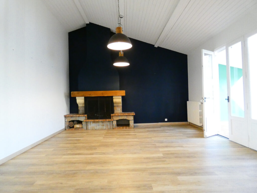 Maison rénovée avec piscine – 4 pièces – 3 chambres – 4  – 120 m²