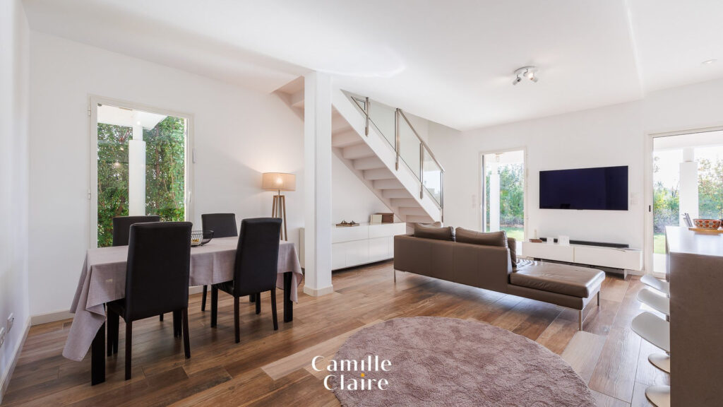 Villa contemporaine 3 chambres, terrain, piscine, environnem – 4 pièces – 3 chambres – NR  – 120 m²