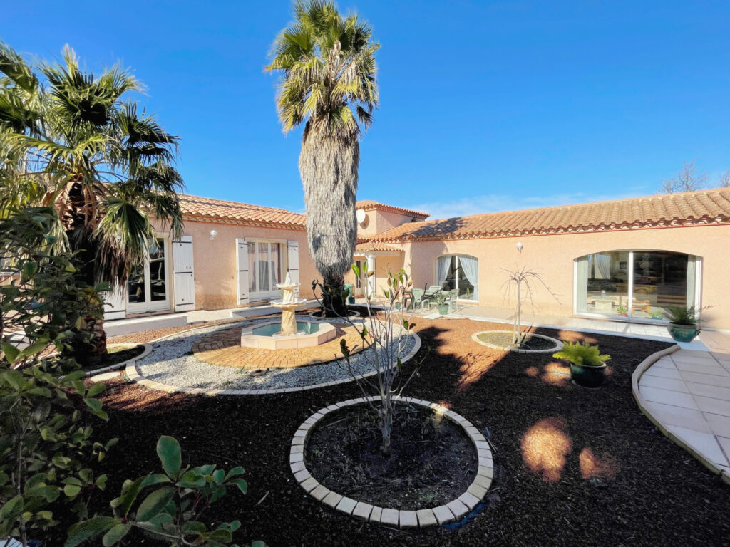 Maison 7 pièces sur terrain de 3850m2  – 7 pièces – 4 chambres – NR  – 269 m²