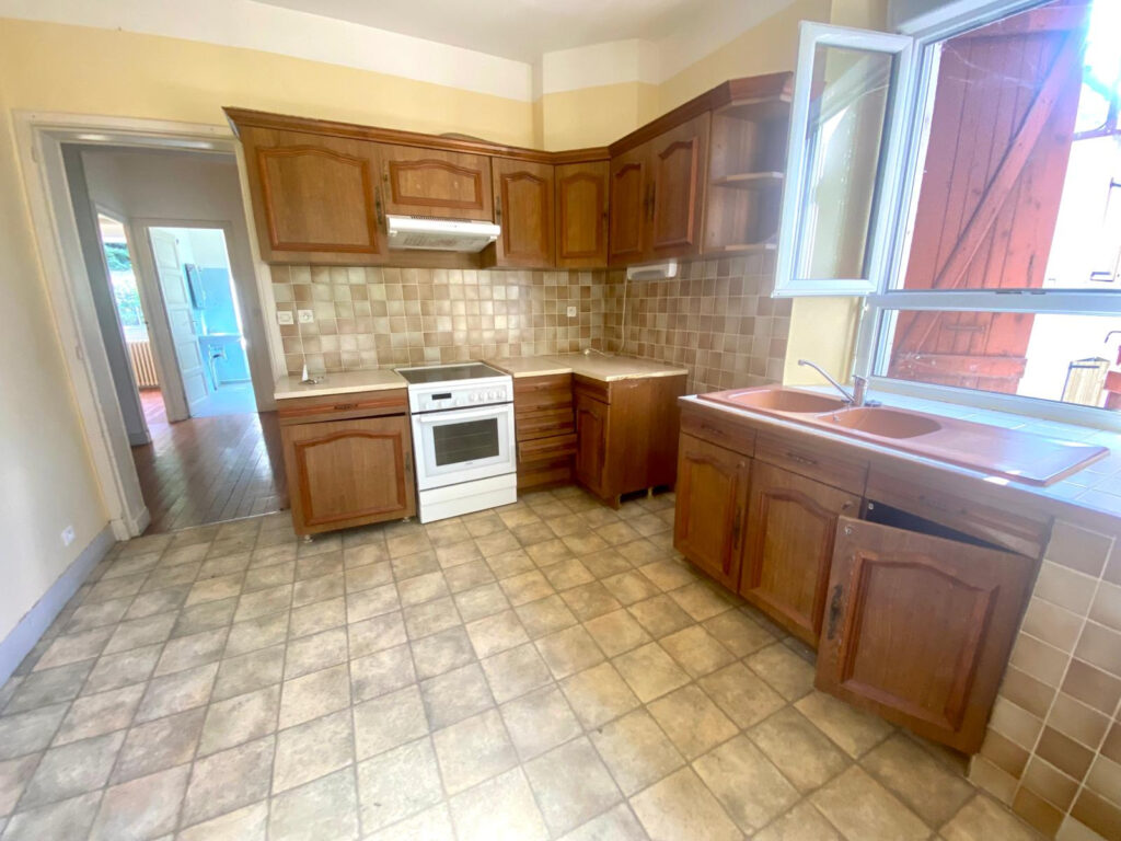 Maison 6 chambres dans quartier calme  – 7 pièces – 6 chambres – 2  – 225 m²