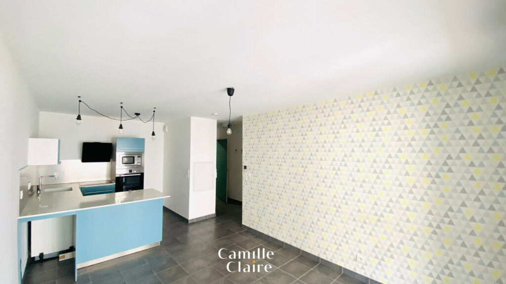 Vente Appartement 3 pièces avec grande terrasse et box dans  – 3 pièces – 2 chambres – NR  – 58 m²