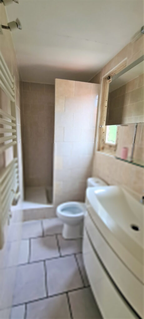 AMELIE LES BAINS Centre ville avec vue bucolique  – 3 pièces – 1 chambre – 6  – 42.35 m²