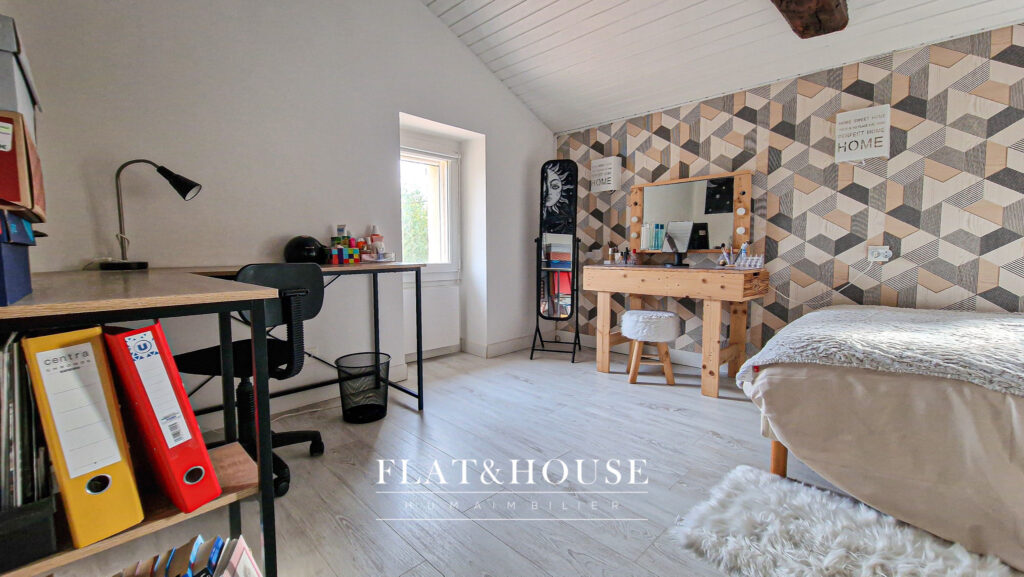 LUMINEUSE LONGÈRE PIERRE AVEC VUE 140M2 | PLAFOND CATHÉDRALE – 6 pièces – 4 chambres – 6  – 140 m²