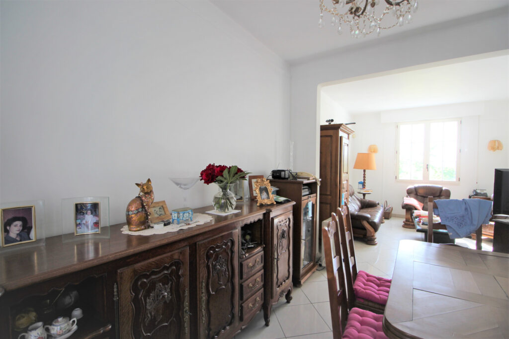 Belle maison spacieuse avec potentiel à exploiter – 6 pièces – 5 chambres – 6  – 200 m²