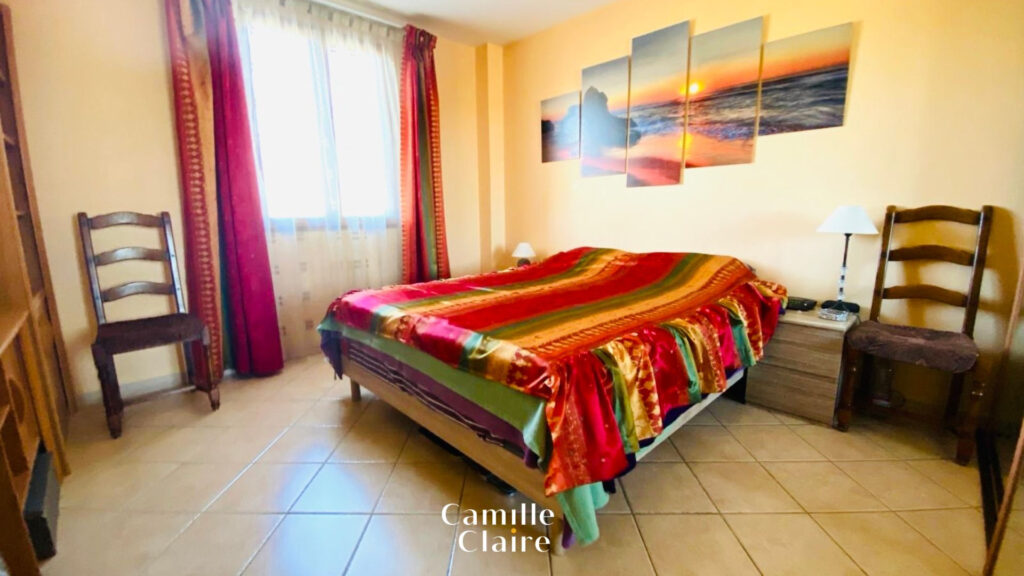 Maison 6 pièces sur  Aix en Provence avec Terrain et Piscine – 6 pièces – 4 chambres – NR  – 130 m²