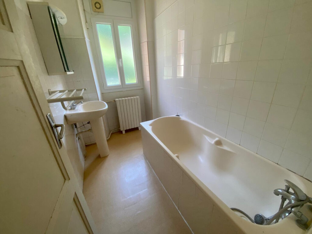 Maison 6 chambres dans quartier calme  – 7 pièces – 6 chambres – 2  – 225 m²