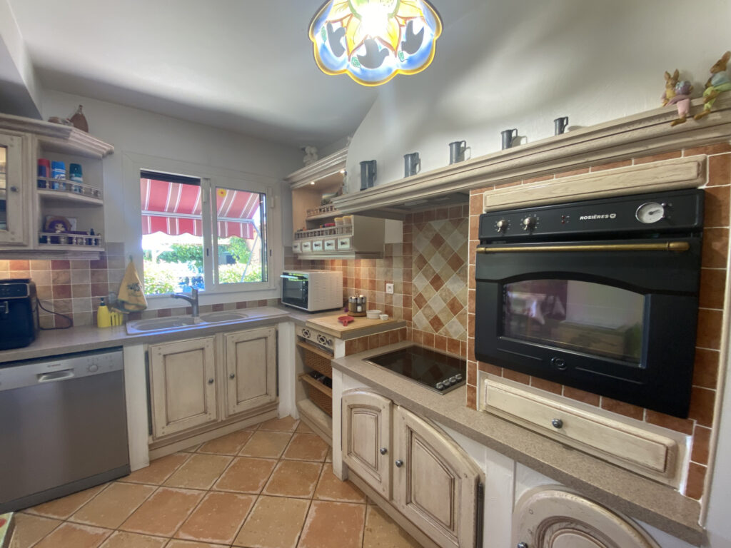 Villa individuelle avec piscine – 5 pièces – 3 chambres – 6  – 155 m²