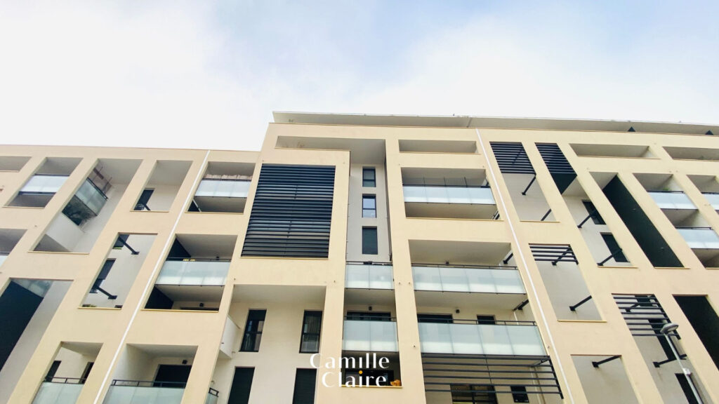 Vente Appartement 3 pièces avec grande terrasse et box dans  – 3 pièces – 2 chambres – NR  – 58 m²