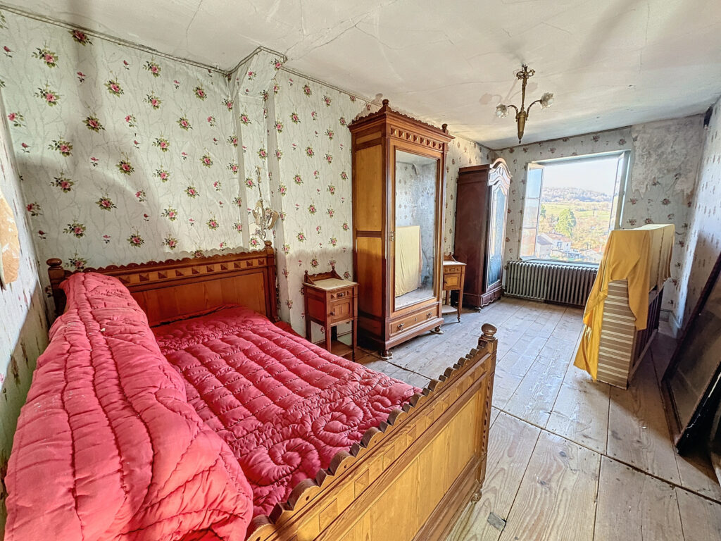 Maison Rustique de 1787, Spacieuse et Pleine de Caractère ! – 6 pièces – 4 chambres – 6  – 176 m²