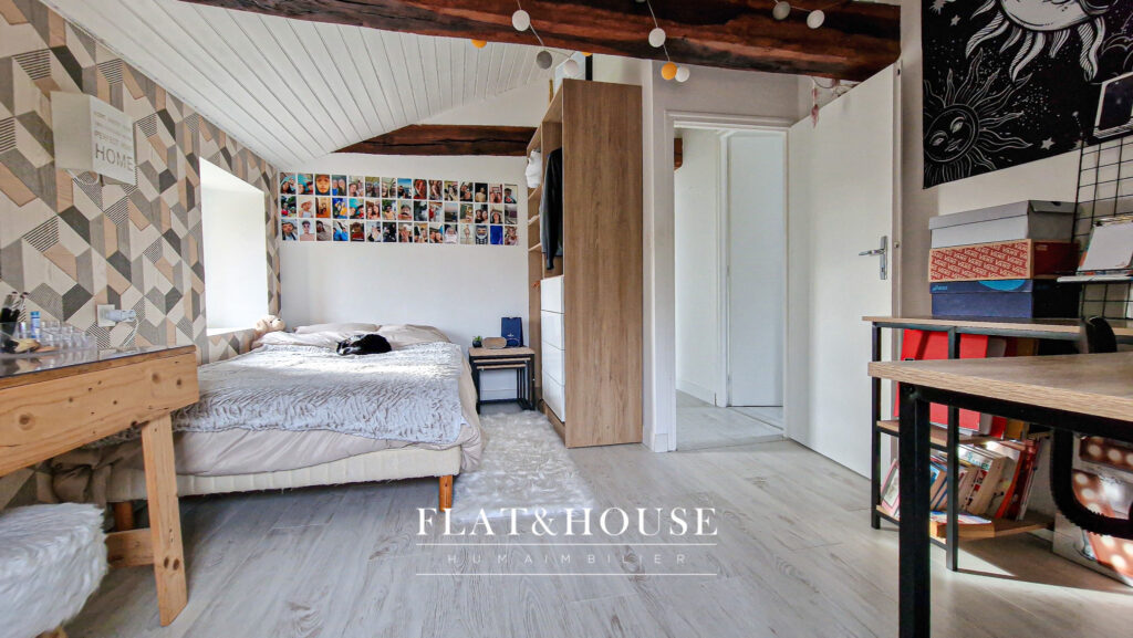 LUMINEUSE LONGÈRE PIERRE AVEC VUE 140M2 | PLAFOND CATHÉDRALE – 6 pièces – 4 chambres – 6  – 140 m²