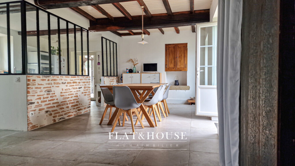 LUMINEUSE LONGÈRE PIERRE AVEC VUE 140M2 | PLAFOND CATHÉDRALE – 6 pièces – 4 chambres – 6  – 140 m²