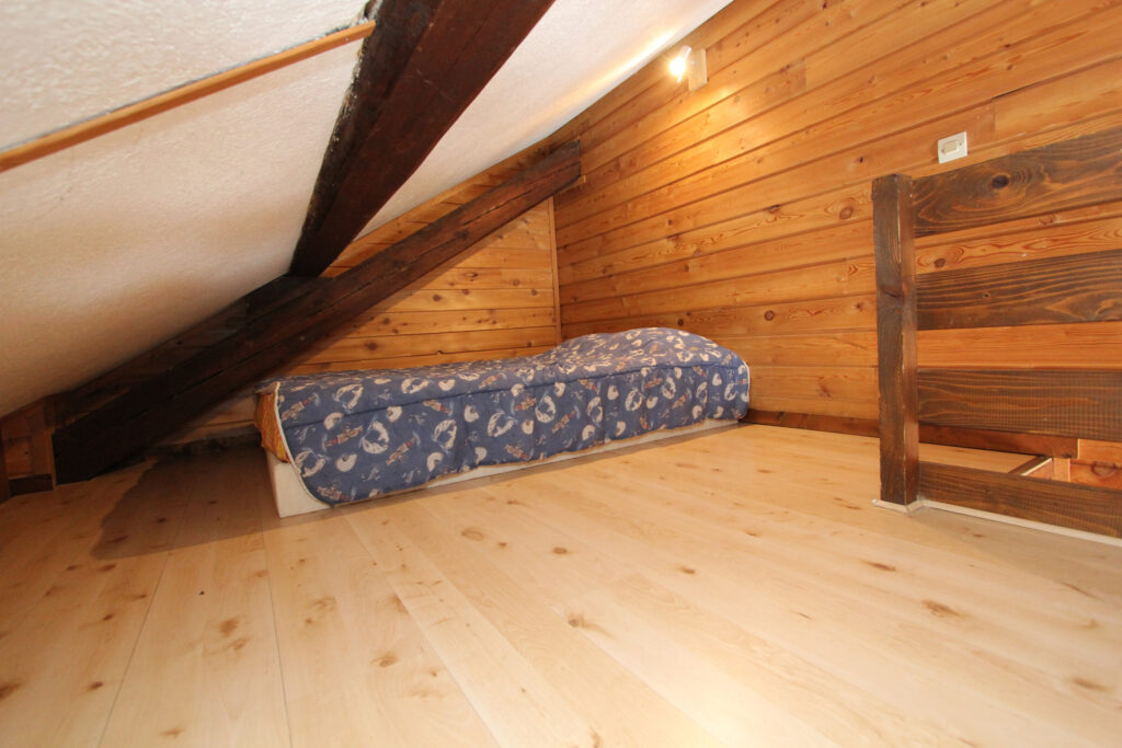 Studio avec  Mezzanine  ‘Loriaz’ – 1 pièce – 1 chambre – NR  – 20 m²