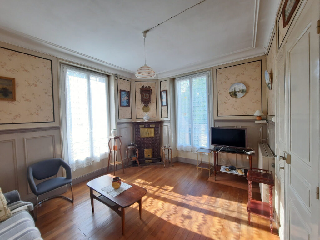 Entre Joigny et Migennes – 7 pièces – 4 chambres – NR  – 127.8 m²