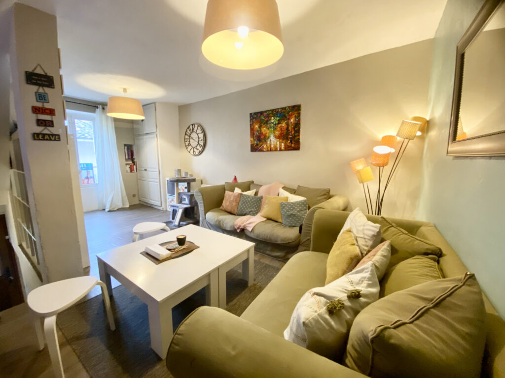 Maison de Village  – 3 pièces – 2 chambres – 6  – 78 m²