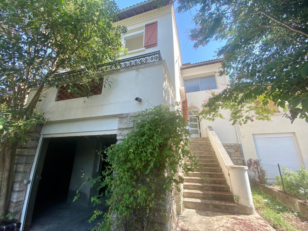 Maison 6 chambres dans quartier calme  – 7 pièces – 6 chambres – 2  – 225 m²