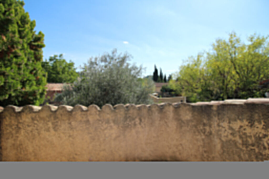 Maison de village avec cour – 4 pièces – 2 chambres – 6  – 85 m²