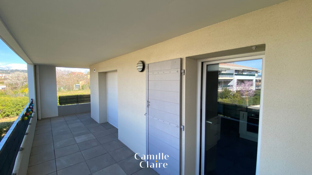 Vente Appartement 3 pièces avec grande terrasse et box dans  – 3 pièces – 2 chambres – NR  – 58 m²