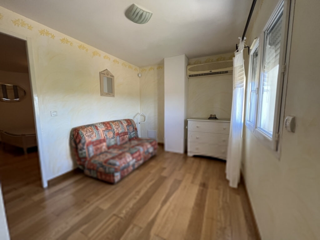 VILLA DE STANDING AVEC PISCINE QUARTIER MARAVAL CAP D’AGDE – 6 pièces – 4 chambres – 6  – 180 m²