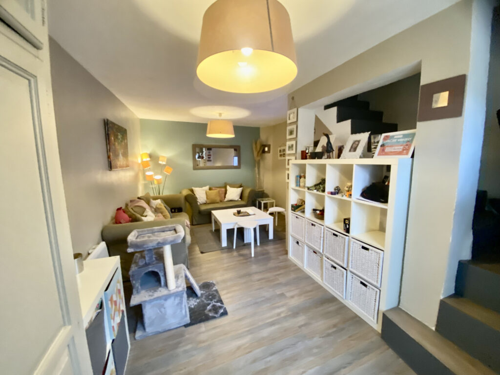 Maison de Village  – 3 pièces – 2 chambres – 6  – 78 m²