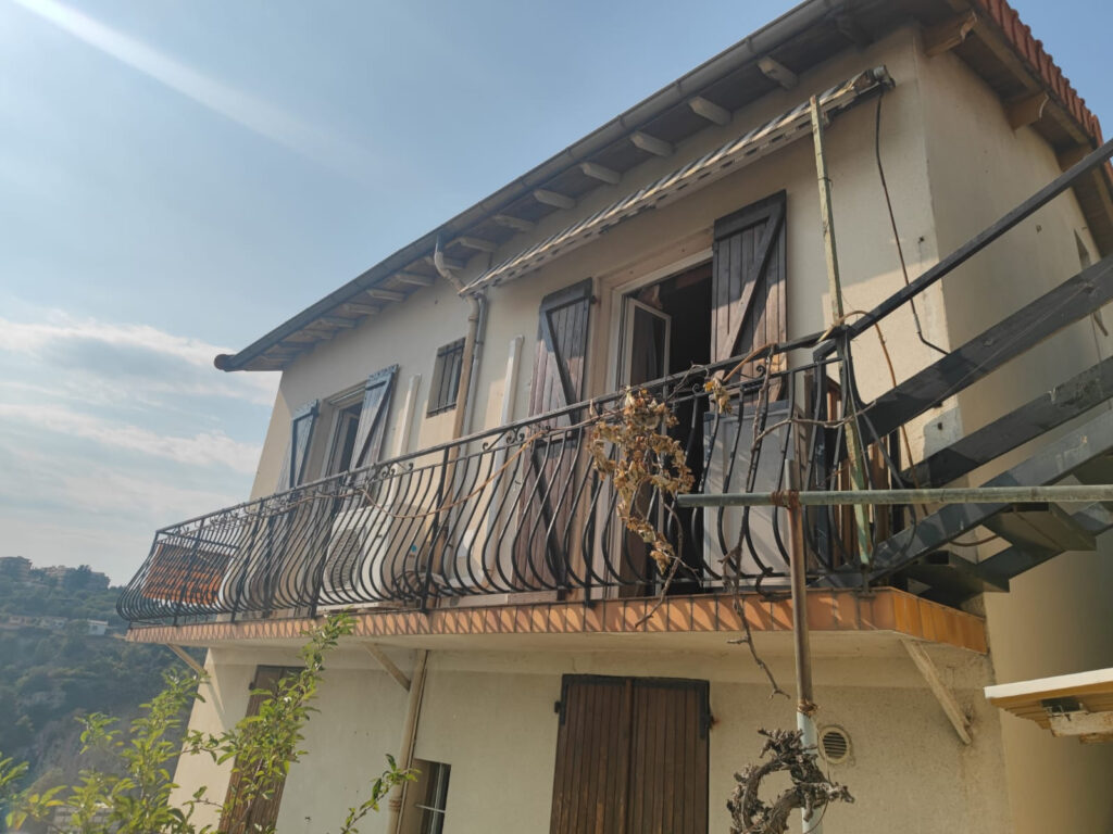 EXCELLENT POTENTIEL POUR CE HAUT DE VILLA DE 52 M2 avec BALC – 2 pièces – 1 chambre – 10  – 52 m²