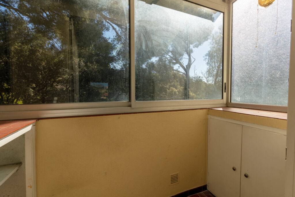 DERNIER ETAGE BEL APPARTEMENT T3/T4 TOULON OUEST garage – 4 pièces – 3 chambres – 6  – 61.6 m²