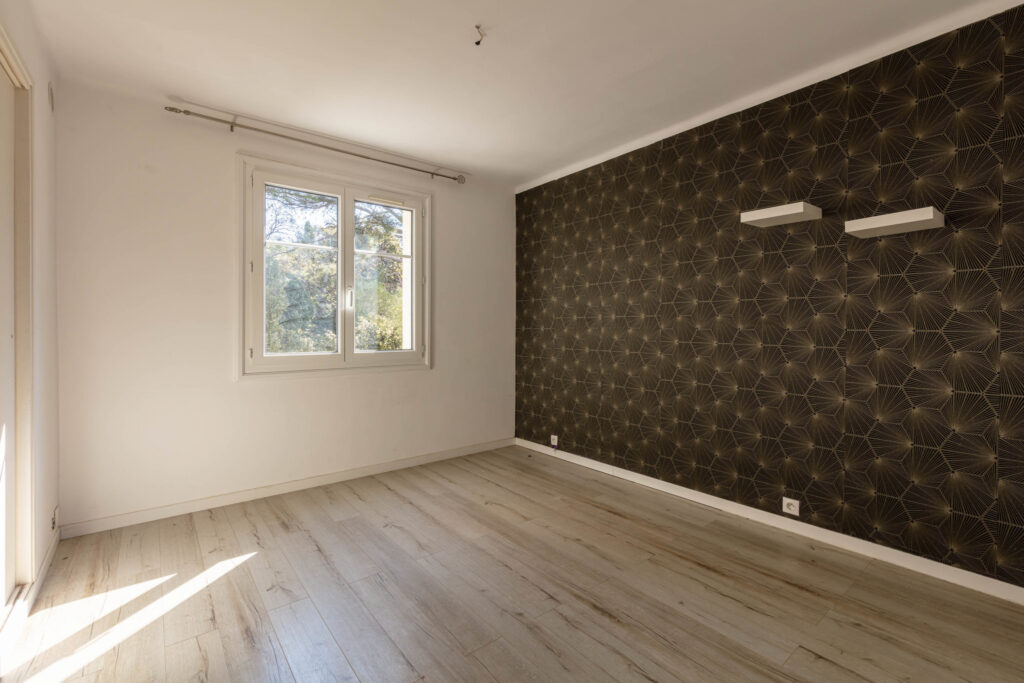 DERNIER ETAGE BEL APPARTEMENT T3/T4 TOULON OUEST garage – 4 pièces – 3 chambres – 6  – 61.6 m²