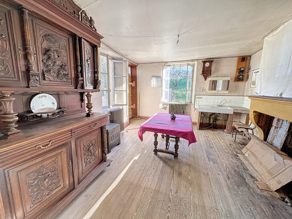 Maison Rustique de 1787, Spacieuse et Pleine de Caractère ! – 6 pièces – 4 chambres – 6  – 176 m²