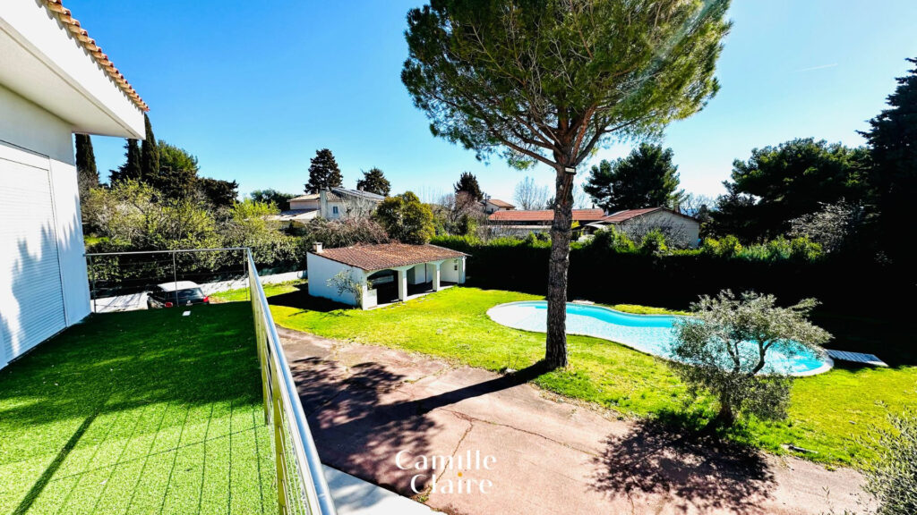 Maison contemporaine de prestige de 290m2 à 5 minutes du cen – 9 pièces – 7 chambres – NR  – 290 m²