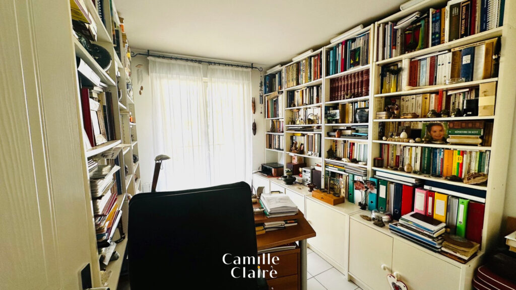 Appartement T4 standing avec terrasse à Aix-en-Provence – 4 pièces – 3 chambres – NR  – 94 m²