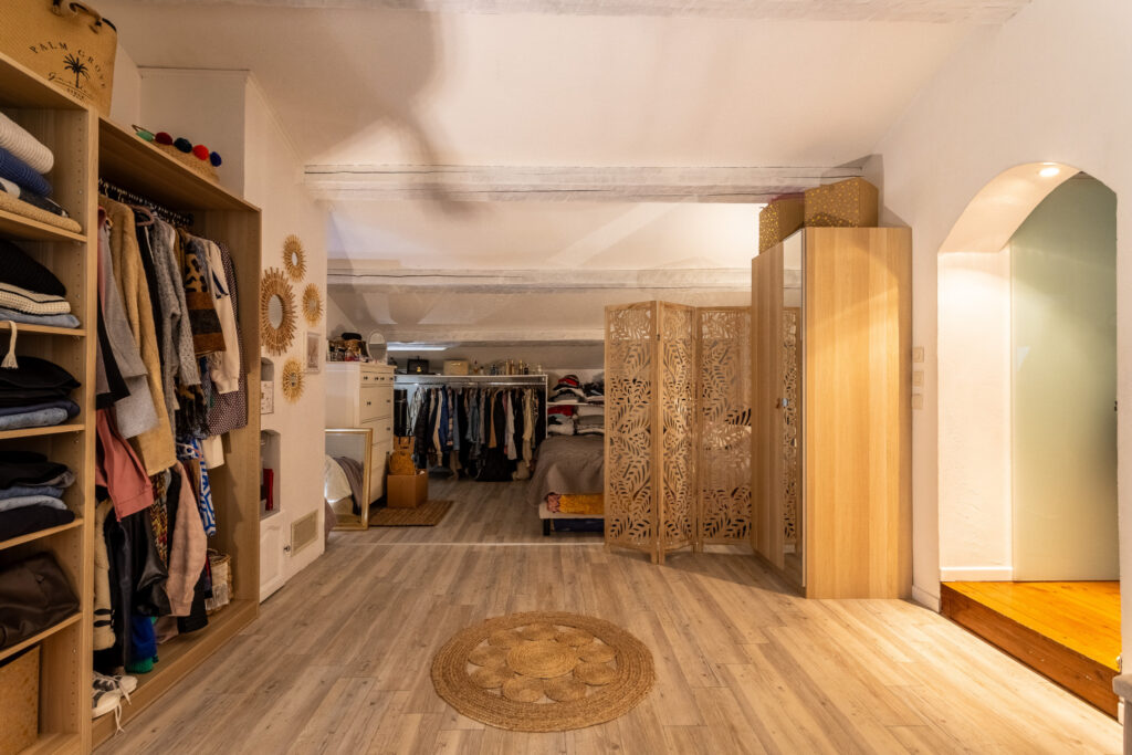 À vendre à Solliès-Toucas (83) : maison avec terrasse de 5 p – 5 pièces – 3 chambres – 6  – 130 m²