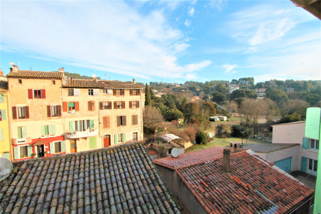 Maison de Village  – 3 pièces – 2 chambres – 6  – 78 m²