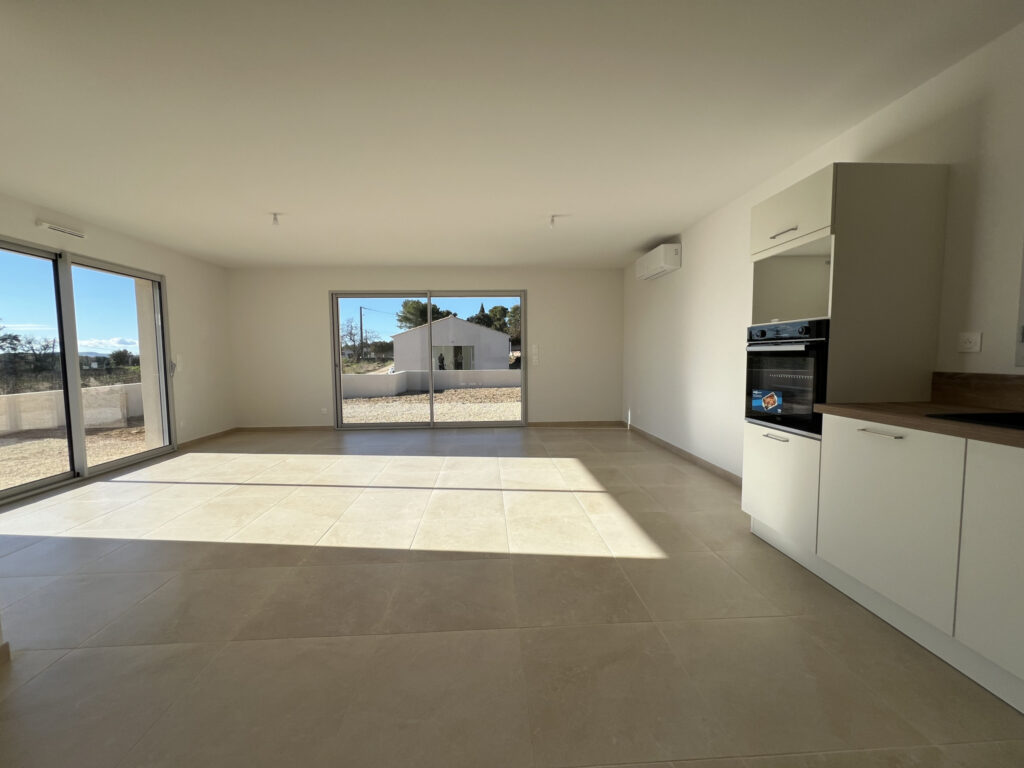 La Bastidonne : Location maison T4 avec jardin et belle vue  – 4 pièces – 3 chambres – 86.68 m²