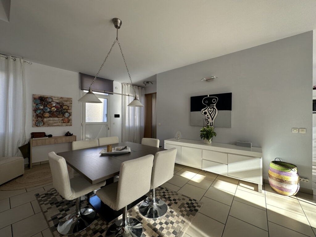 Le Boulou – Appartement 3 pièces 110m2 avec cour de 50m2 – 3 pièces – 2 chambres – NR  – 110 m²