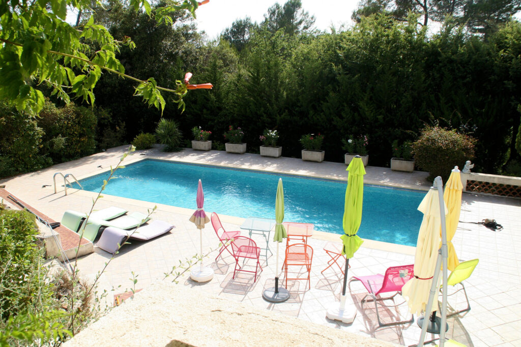 Maison individuelle avec grand terrain et piscine – 7 pièces – 5 chambres – 6  – 150 m²